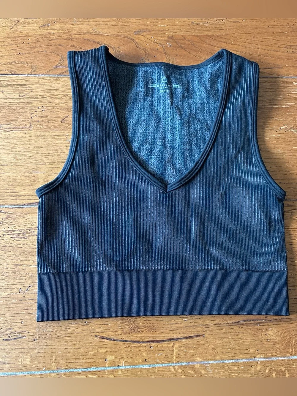 aerie Ribbed V-Neck Crop Tank - Black